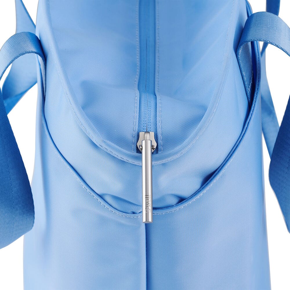 lunch-tote-c7 5341821_03-Swell-Lunch-Tote-Bag-Chambray-Blue-Zipper-Detail_8768.jpg