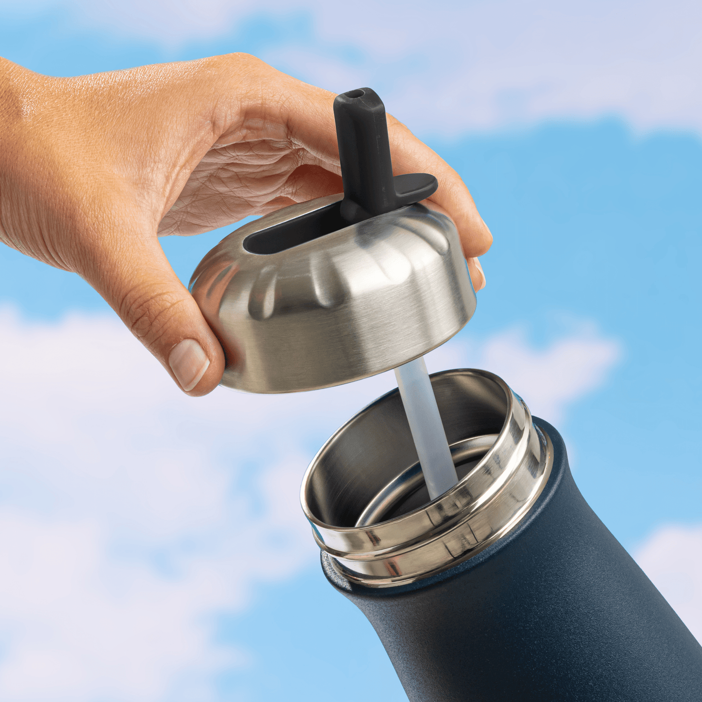 traveler-flip-straw-lid-g1 Swell_Flip_Straw_Cap_Traveler-Straw-Down-Bottle-1.png